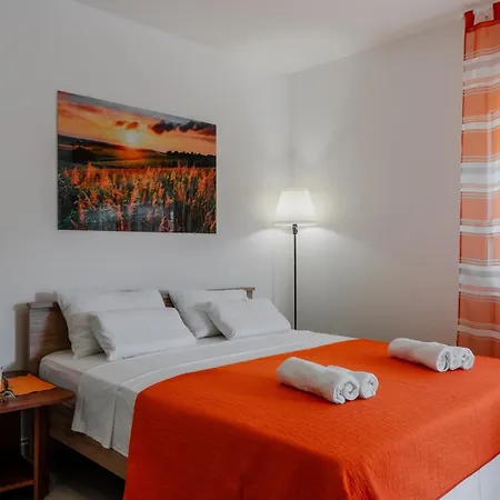 Apartment By The Sea - 23033